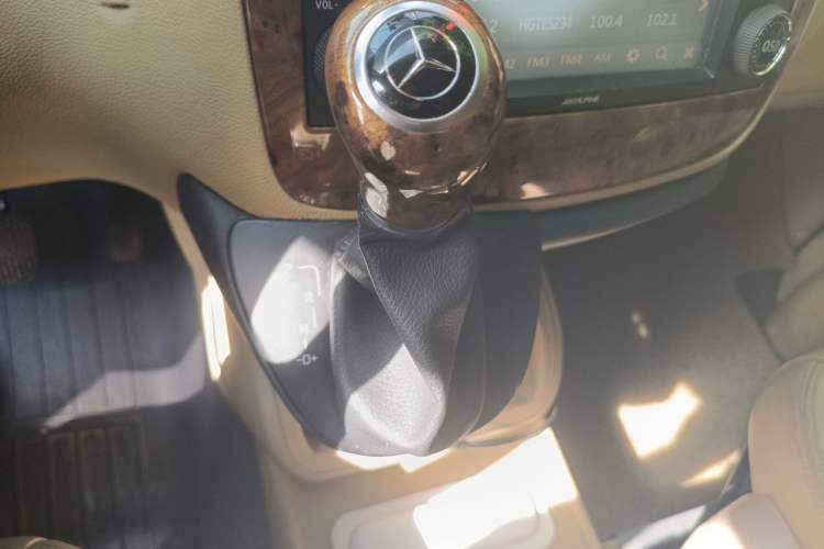 Used Mercedes-Benz Viano 2015 3.0L Partner Edition Gear Lever