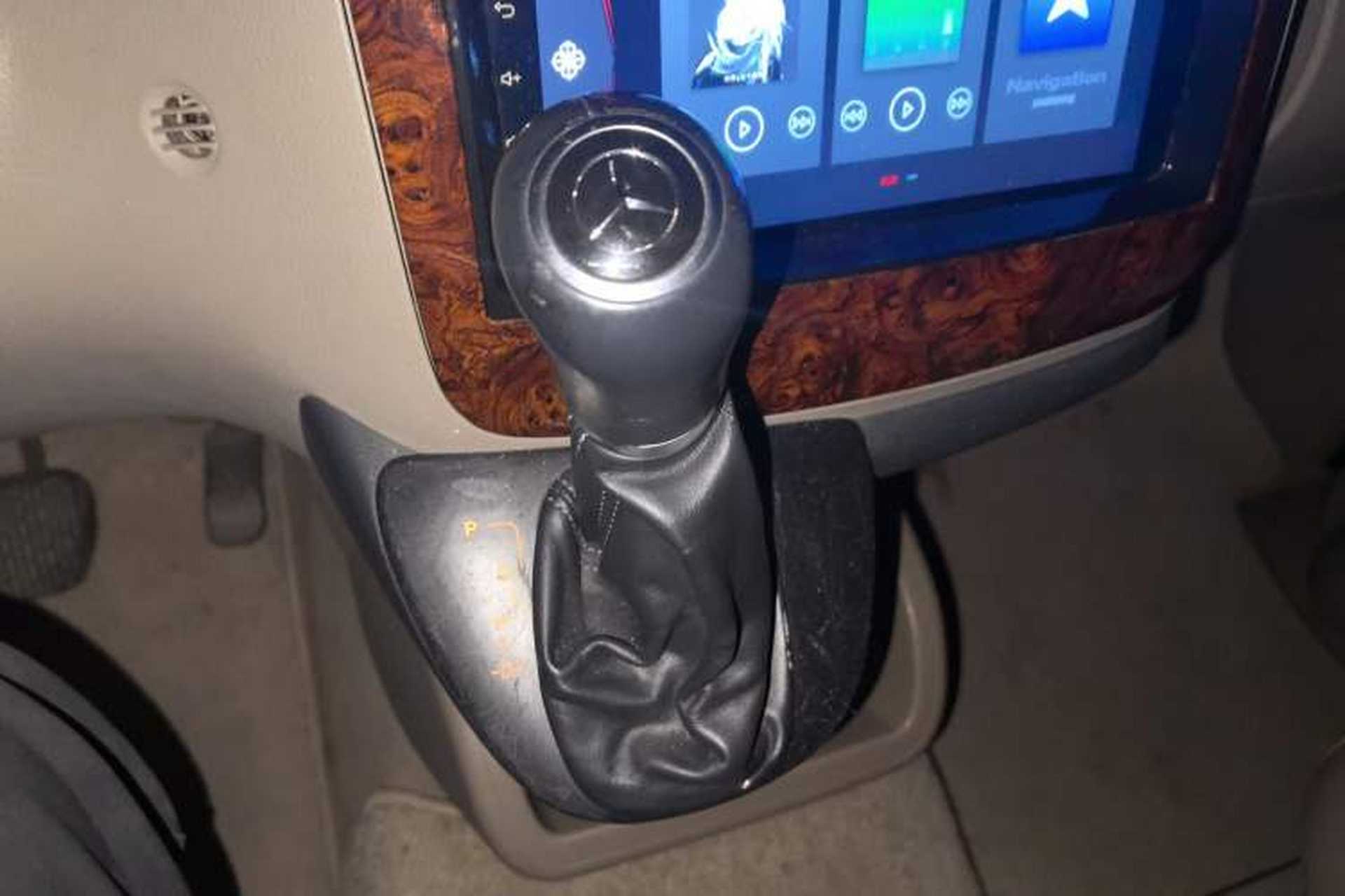 Used Mercedes-Benz Viano 2015 3.0L Partner Edition Gear Lever