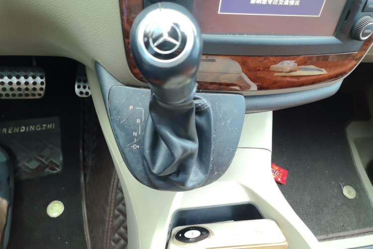 Used Mercedes-Benz Viano 2015 3.0L Partner Edition Gear Lever