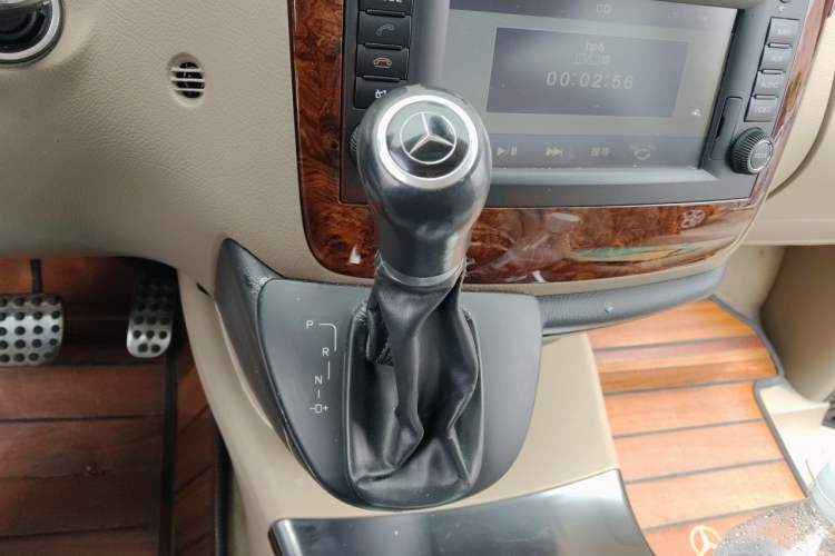 Used Mercedes-Benz Viano 2015 3.0L Partner Edition Gear Lever