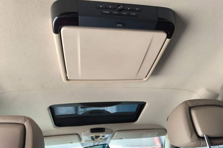 Used Mercedes-Benz Viano 2015 3.0L Partner Edition Headliner