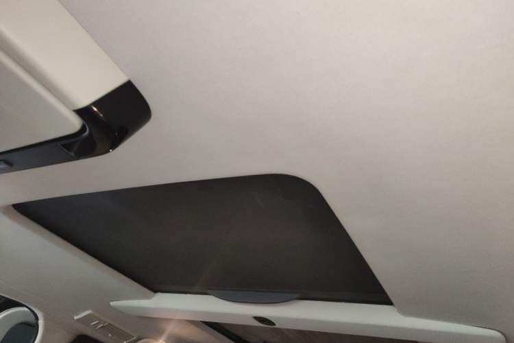 Used Mercedes-Benz Viano 2015 3.0L Partner Edition Headliner