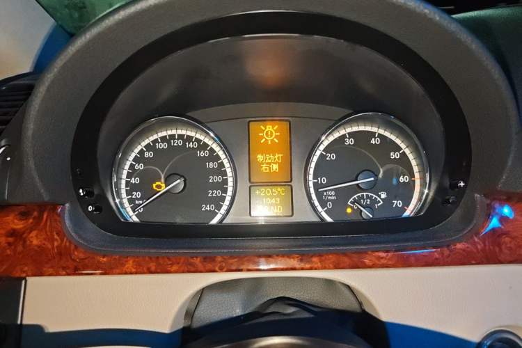 Used Mercedes-Benz Viano 2015 3.0L Partner Edition Instrument Cluster