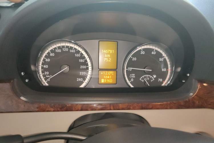 Used Mercedes-Benz Viano 2015 3.0L Partner Edition Instrument Cluster