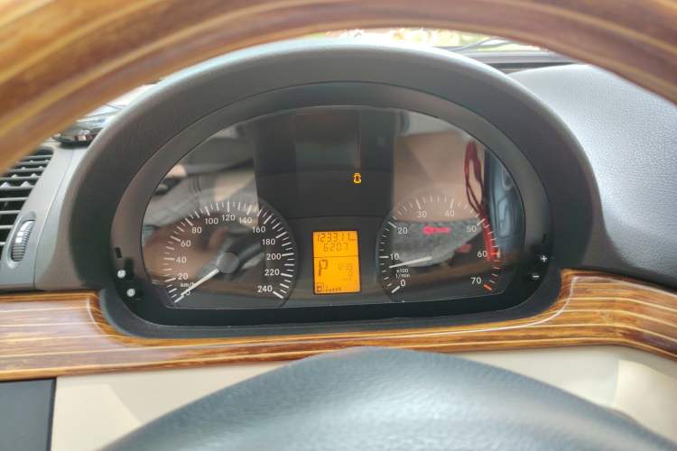 Used Mercedes-Benz Viano 2015 3.0L Partner Edition Instrument Cluster