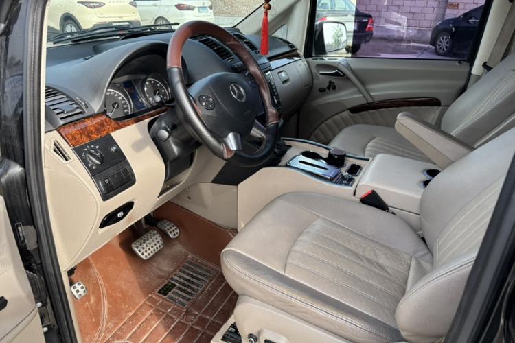 Used Mercedes-Benz Viano 2015 3.0L Partner Edition Interior 1