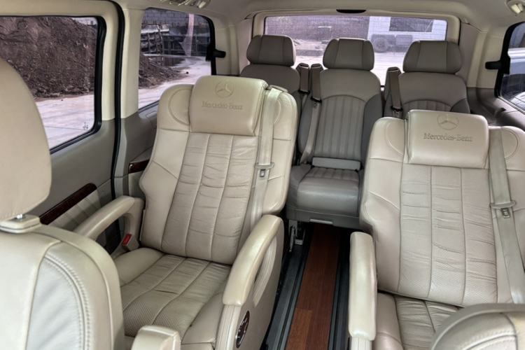 Used Mercedes-Benz Viano 2015 3.0L Partner Edition Interior 2