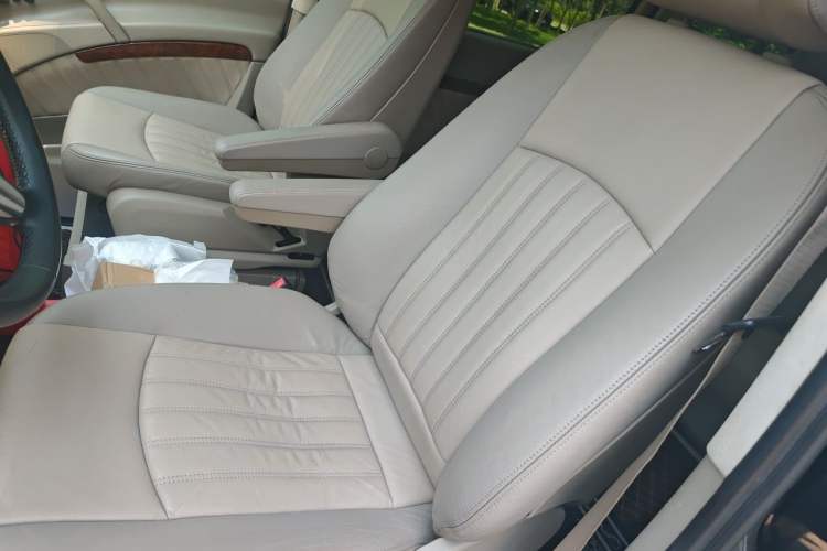 Used Mercedes-Benz Viano 2015 3.0L Partner Edition Left Front Seat