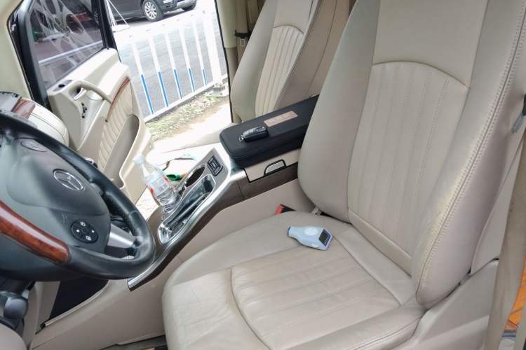 Used Mercedes-Benz Viano 2015 3.0L Partner Edition Left Front Seat