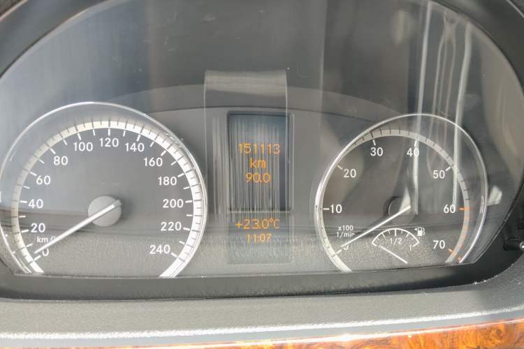 Used Mercedes-Benz Viano 2015 3.0L Partner Edition Odometer Close Up