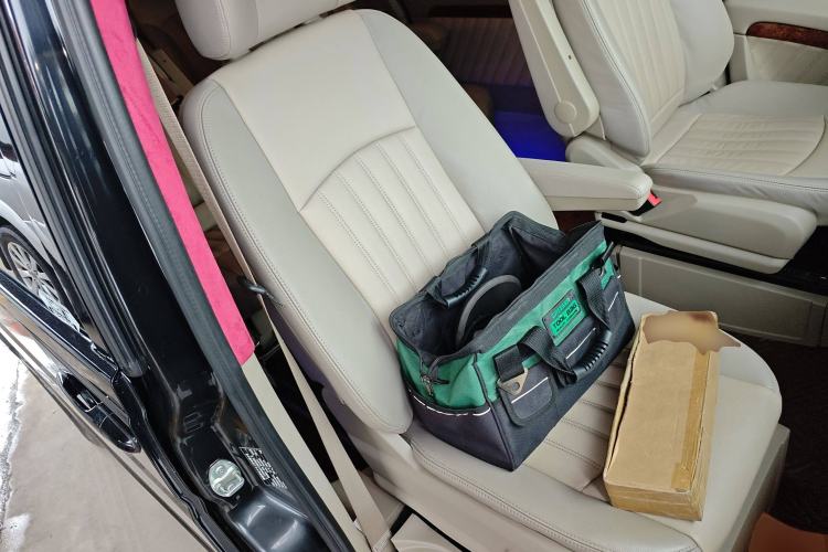 Used Mercedes-Benz Viano 2015 3.0L Partner Edition Right Front Seat