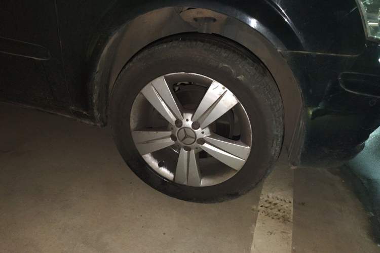 Used Mercedes-Benz Viano 2015 3.0L Partner Edition Right Front Wheel Hub