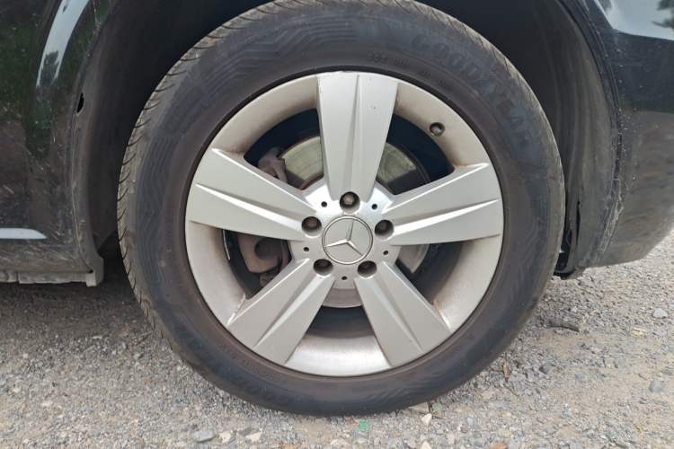 Used Mercedes-Benz Viano 2015 3.0L Partner Edition Right Front Wheel Hub