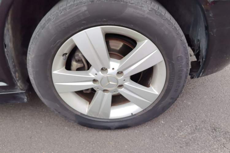 Used Mercedes-Benz Viano 2015 3.0L Partner Edition Right Front Wheel Hub