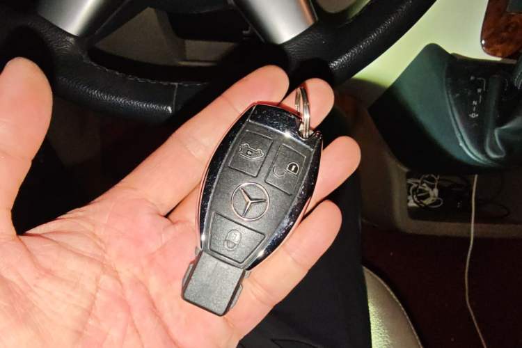 Used Mercedes-Benz Viano 2015 3.0L Partner Edition Vehicle Key