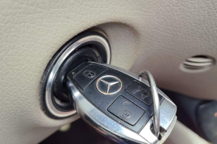 Used Mercedes-Benz Viano 2015 3.0L Partner Edition Vehicle Key