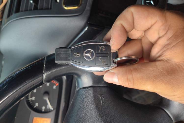 Used Mercedes-Benz Viano 2015 3.0L Partner Edition Vehicle Key