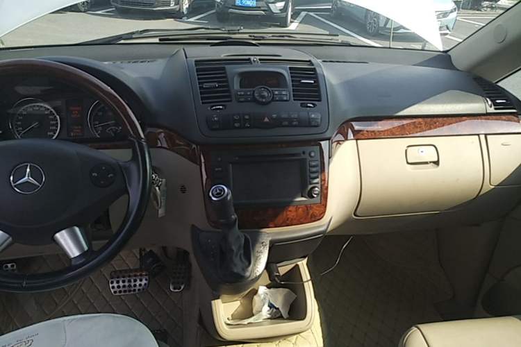 Used Mercedes-Benz Viano 2015 3.0L Partner Edition Audio And AC Panel