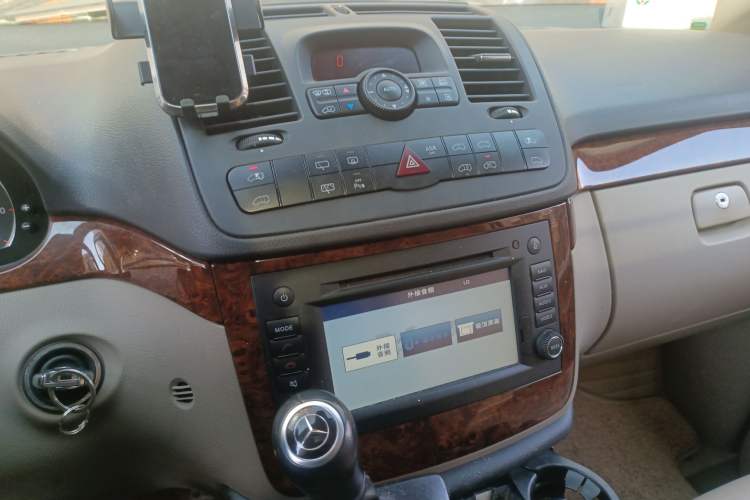 Used Mercedes-Benz Viano 2015 3.0L Partner Edition Audio And AC Panel
