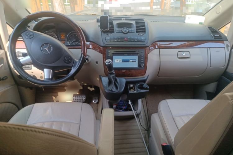 Used Mercedes-Benz Viano 2015 3.0L Partner Edition Center Console