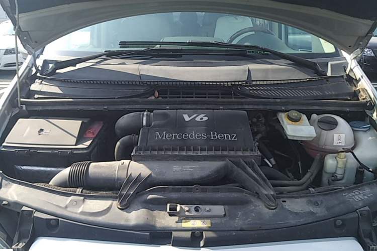 Used Mercedes-Benz Viano 2015 3.0L Partner Edition Engine Bay