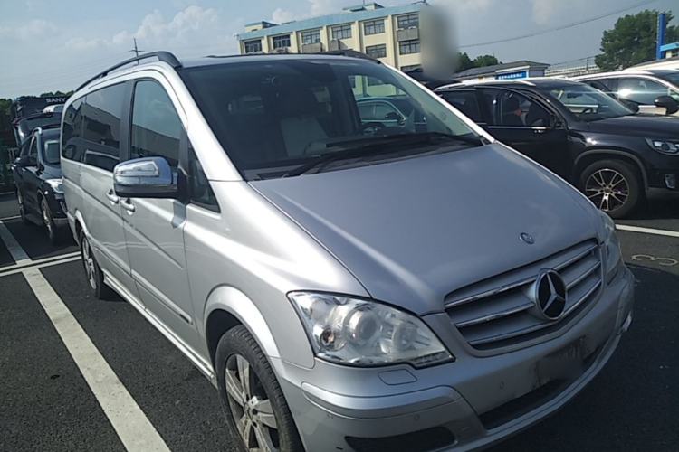 Used Mercedes-Benz Viano 2015 3.0L Partner Edition Front Right 45 Deg
