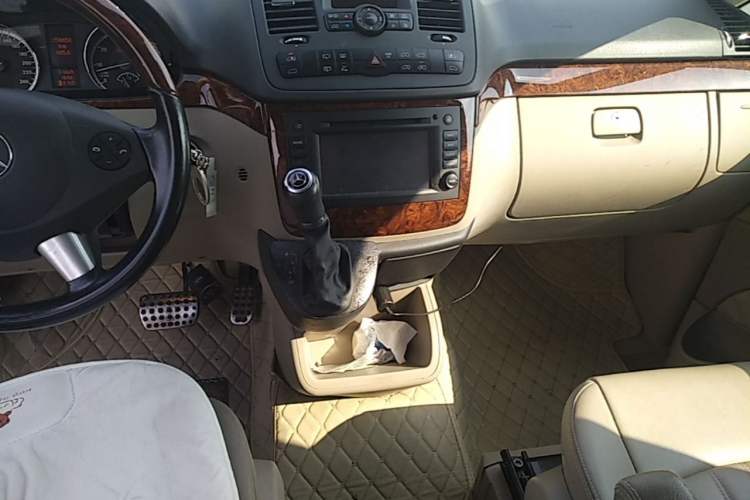 Used Mercedes-Benz Viano 2015 3.0L Partner Edition Gear Lever