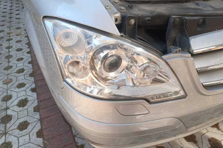 Used Mercedes-Benz Viano 2015 3.0L Partner Edition Right Front Headlight