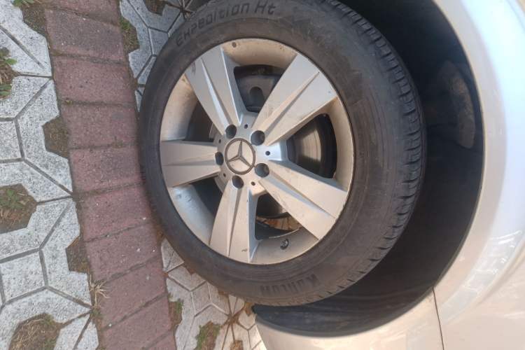 Used Mercedes-Benz Viano 2015 3.0L Partner Edition Right Front Wheel Hub
