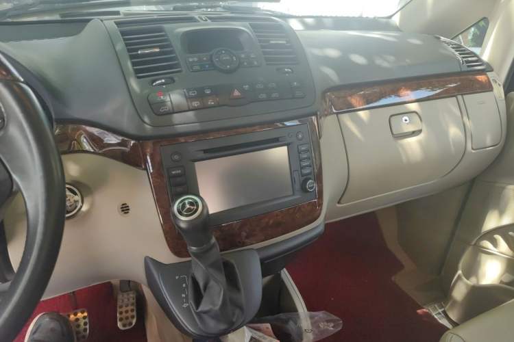 Used Mercedes-Benz Viano 2015 3.0L Partner Edition Audio And AC Panel