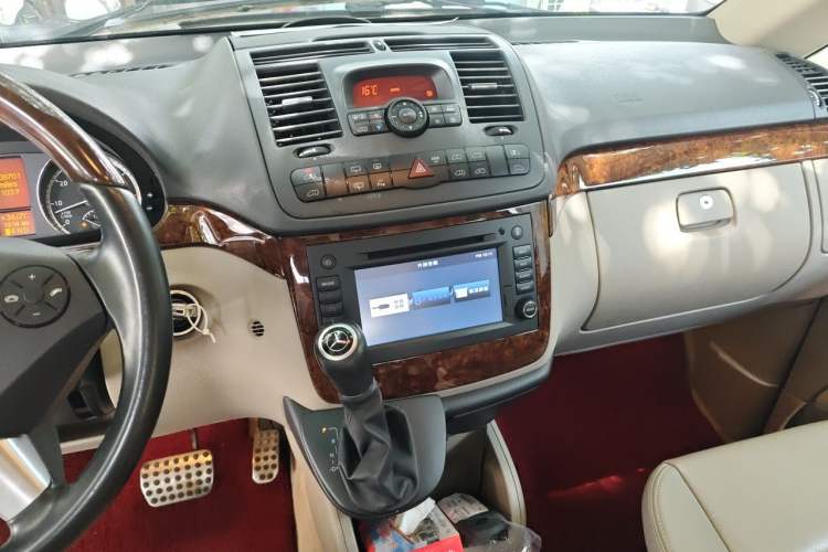 Used Mercedes-Benz Viano 2015 3.0L Partner Edition Audio And AC Panel