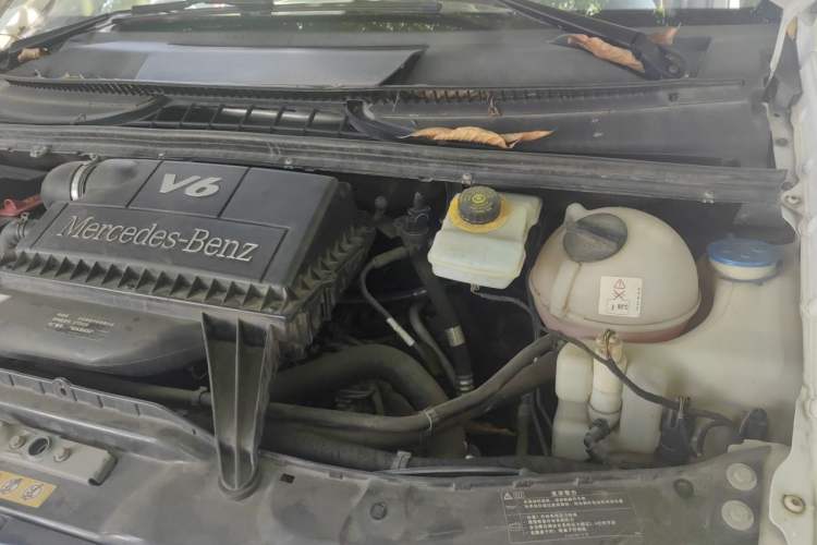 Used Mercedes-Benz Viano 2015 3.0L Partner Edition Engine Bay Left