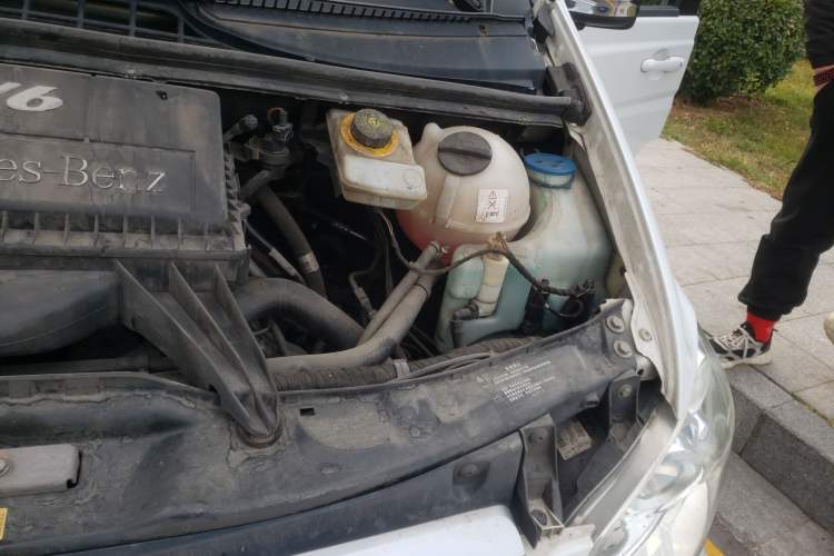 Used Mercedes-Benz Viano 2015 3.0L Partner Edition Engine Bay Left