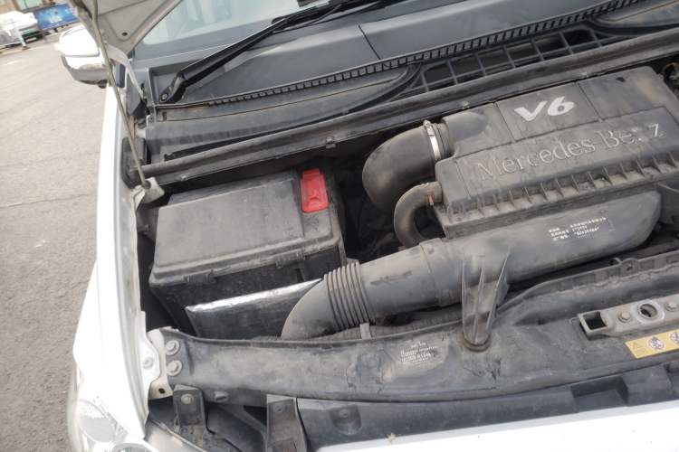 Used Mercedes-Benz Viano 2015 3.0L Partner Edition Engine Bay Right