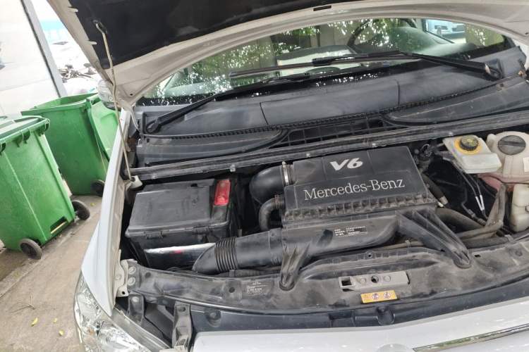 Used Mercedes-Benz Viano 2015 3.0L Partner Edition Engine Bay Right