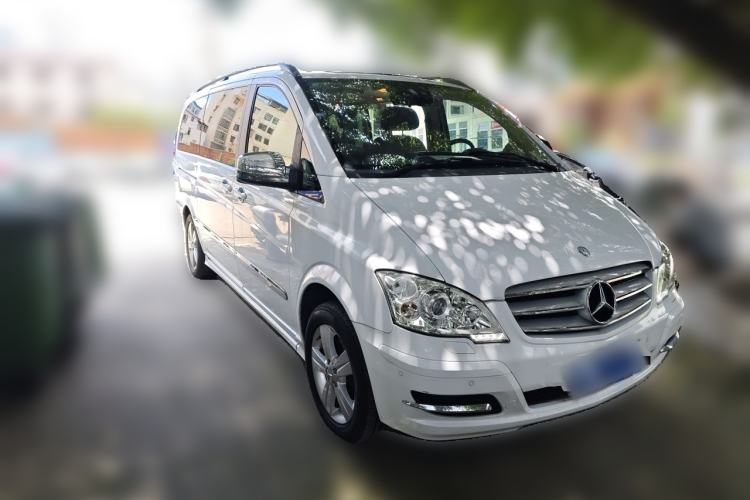 Used Mercedes-Benz Viano 2015 3.0L Partner Edition Front Right 45 Deg