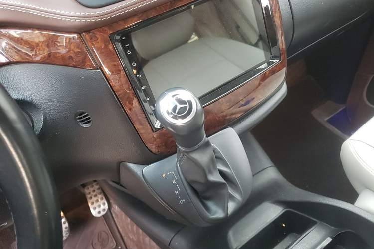 Used Mercedes-Benz Viano 2015 3.0L Partner Edition Gear Lever