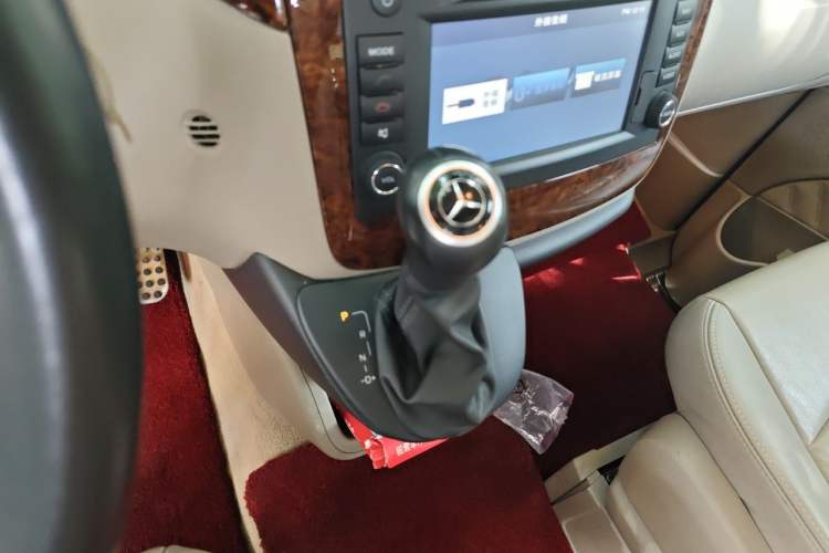 Used Mercedes-Benz Viano 2015 3.0L Partner Edition Gear Lever