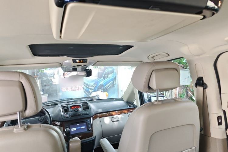 Used Mercedes-Benz Viano 2015 3.0L Partner Edition Headliner