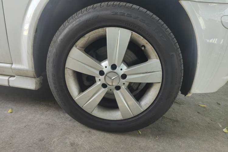 Used Mercedes-Benz Viano 2015 3.0L Partner Edition Right Front Wheel Hub