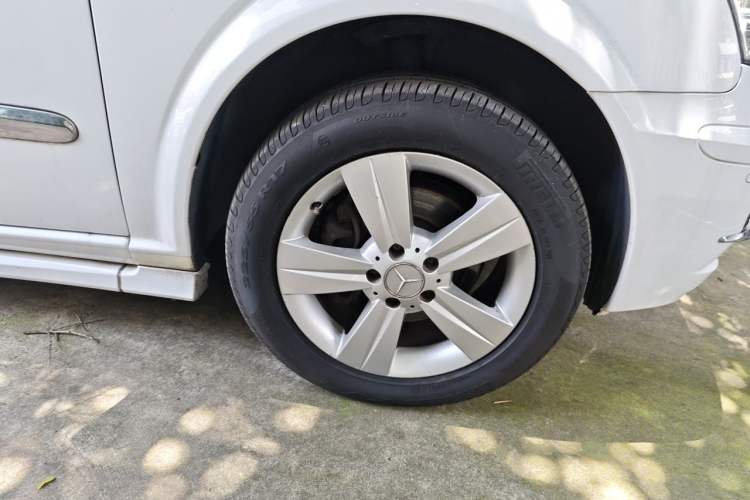 Used Mercedes-Benz Viano 2015 3.0L Partner Edition Right Front Wheel Hub