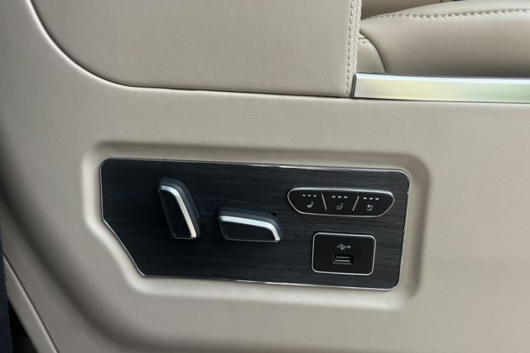 Used Mercedes-Benz Vito 2016 2.0T Business Edition Interior 1
