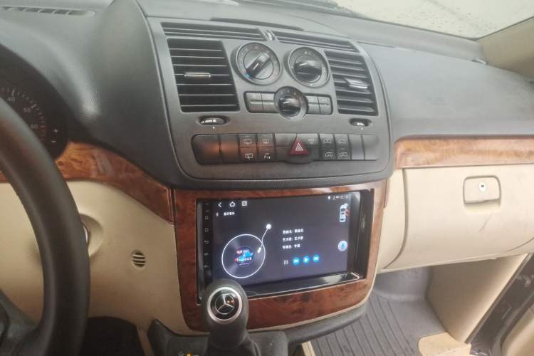 Used Mercedes-Benz Vito 2010 2.5L Elite Edition Audio And AC Panel