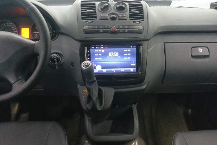 Used Mercedes-Benz Vito 2010 2.5L Elite Edition Audio And AC Panel