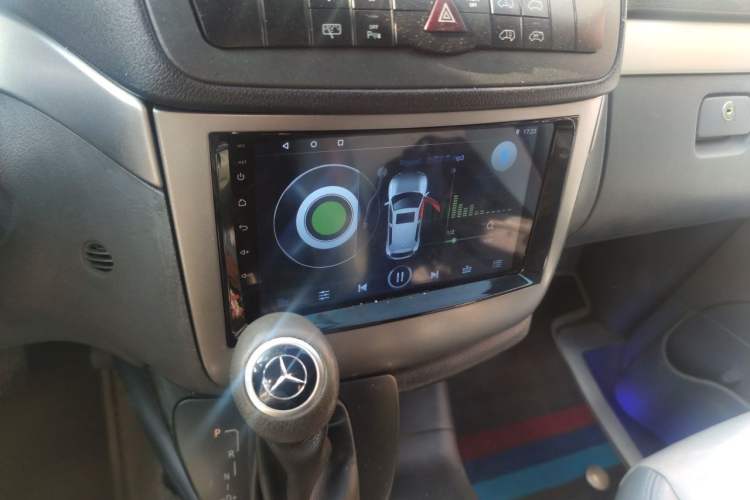 Used Mercedes-Benz Vito 2010 2.5L Elite Edition Audio And AC Panel