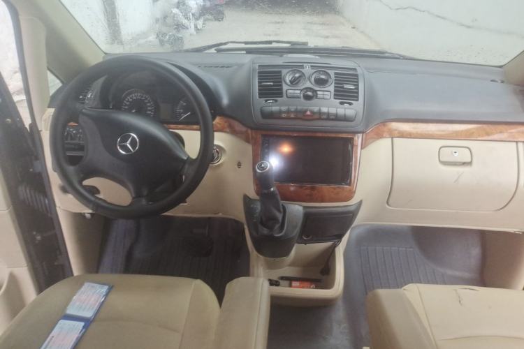 Used Mercedes-Benz Vito 2010 2.5L Elite Edition Center Console