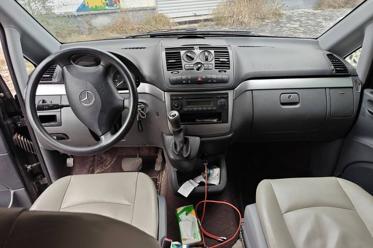 Used Mercedes-Benz Vito 2010 2.5L Business Edition Center Console