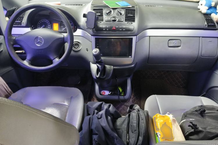 Used Mercedes-Benz Vito 2010 2.5L Elite Edition Center Console