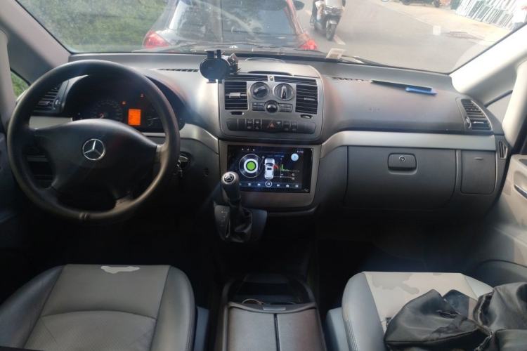 Used Mercedes-Benz Vito 2010 2.5L Elite Edition Center Console