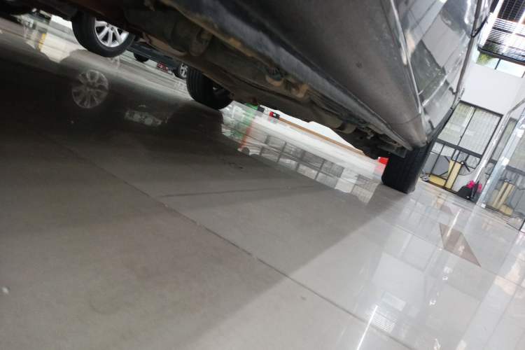 Used Mercedes-Benz Vito 2010 2.5L Elite Edition Chassis Front Left